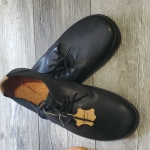 VivoBarefoot Leather Shoes NWT